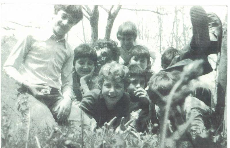 Excursio_7-1.jpg - Classe de 7è o 8è? Evidentment un dia d'excursió...Podeu dir alguna cosa més?