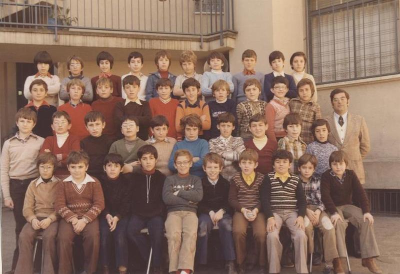 5e-B.jpg - Classe de 5è B  Professor: Sr. Comamala.  Curs dels anys 1976-1977